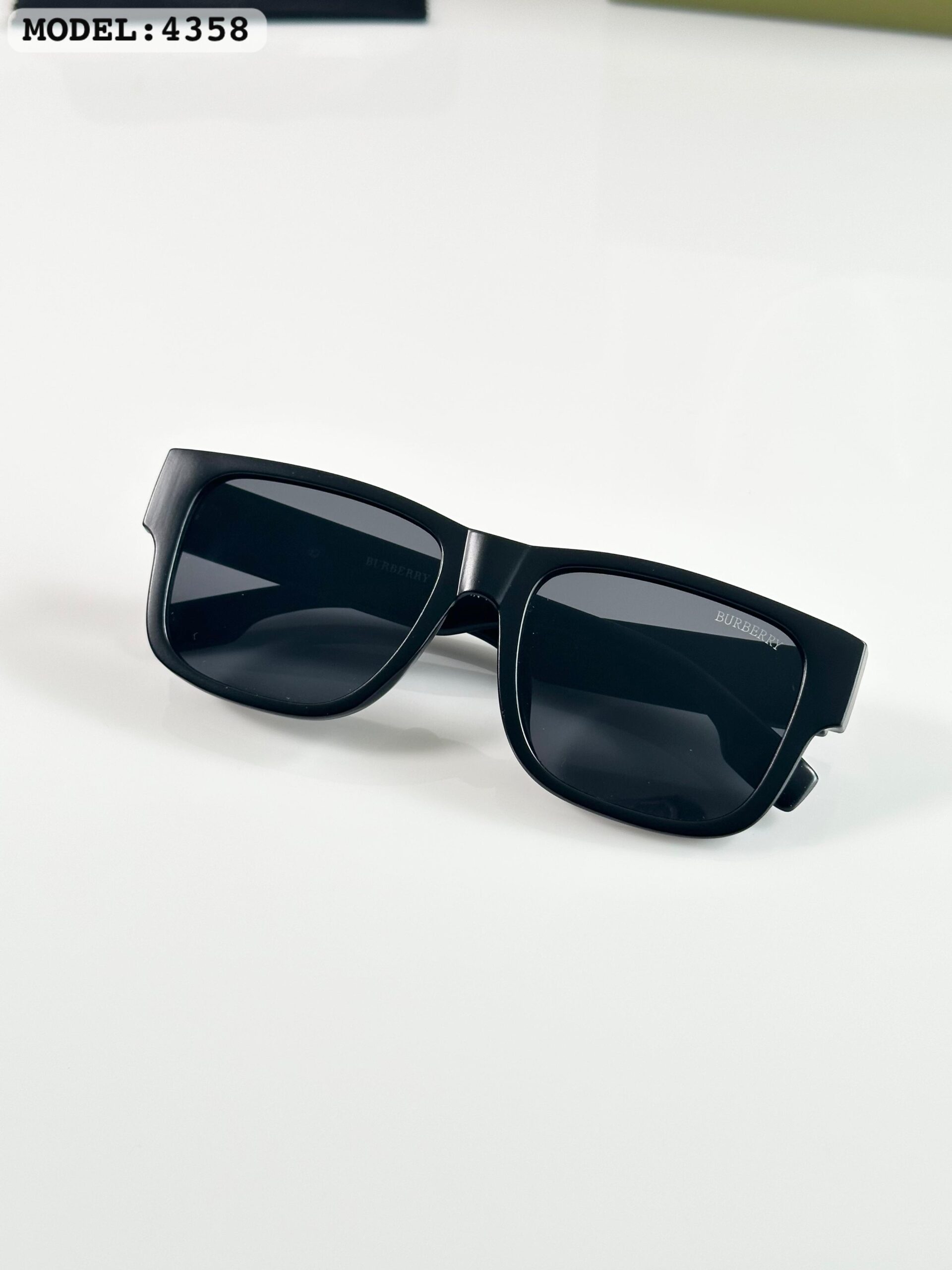 Burberry BE4358 square sunglasses - Image 3