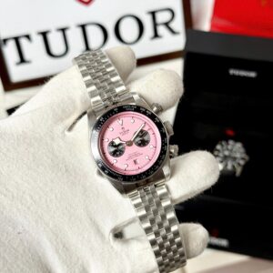 Live Realtime Photo • Tudor Black Bay Chrono Pink